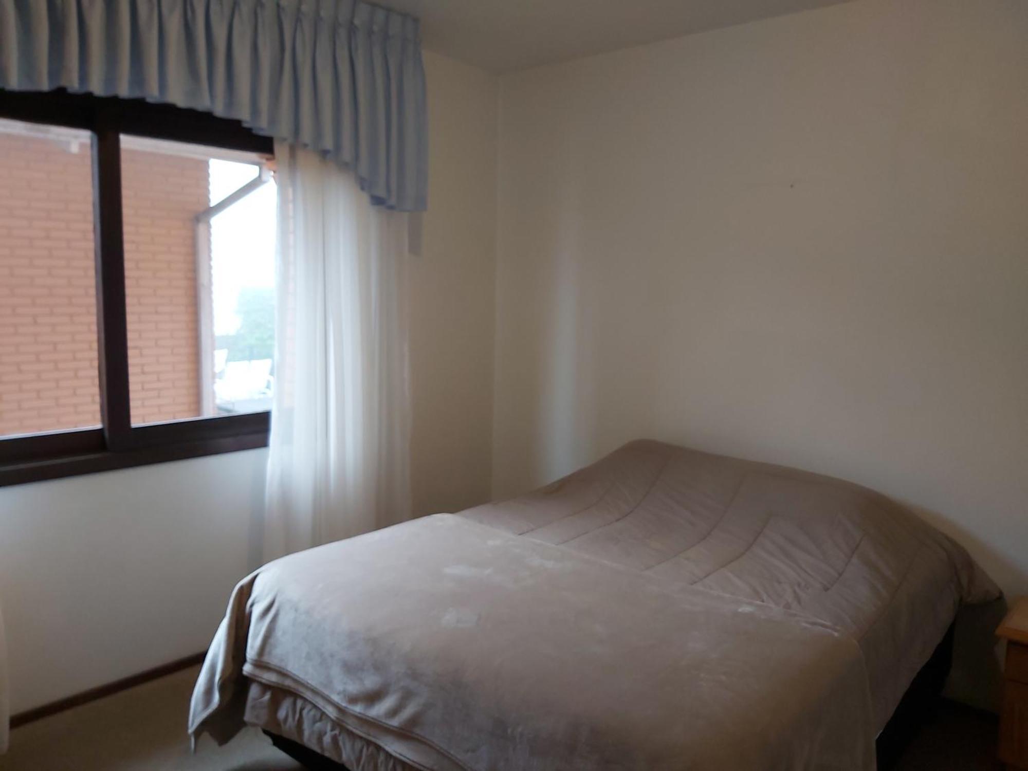 Roloff Praca Rosas Apartamento *
