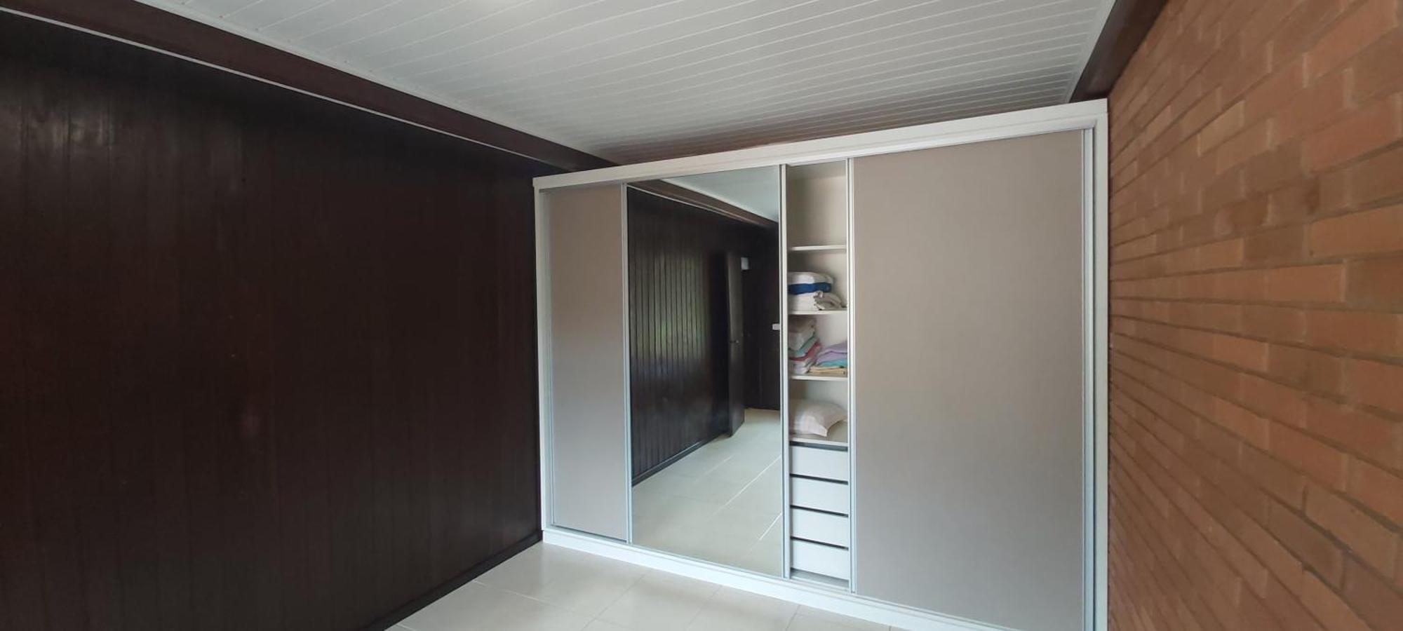 Roloff Praca Rosas Apartamento